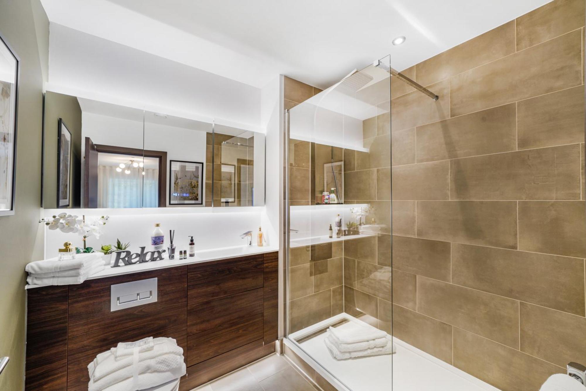 The Waterhouse Avenue By Kandara 5 Star City Home In Maidstone Esterno foto